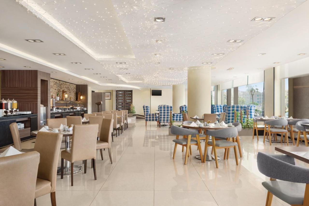 Howard Johnson Dammam Hotel Bagian luar foto