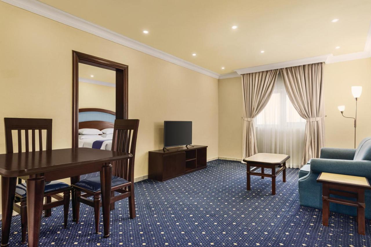 Howard Johnson Dammam Hotel Bagian luar foto